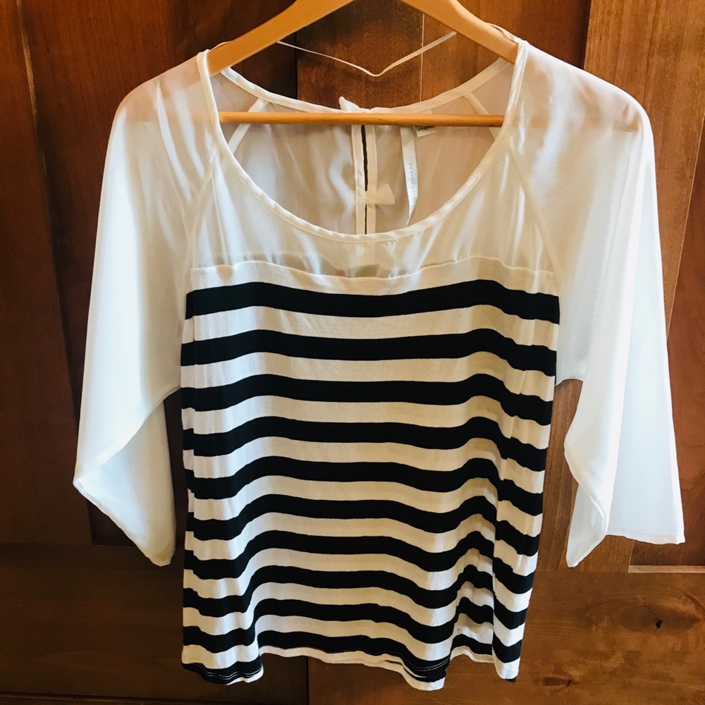 Very cute Black and White tee.
